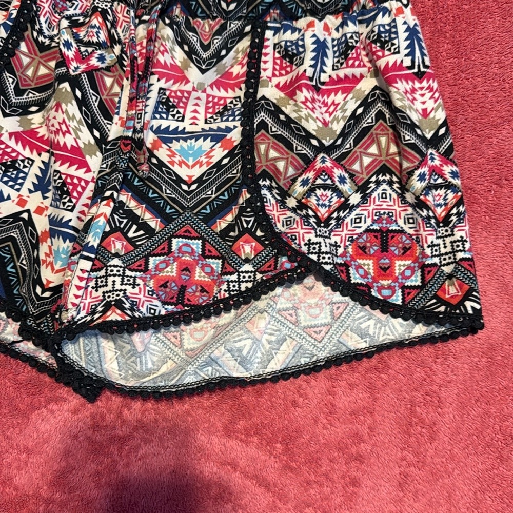Colorful Geometric Patterned Shorts - Picture 2 of 4